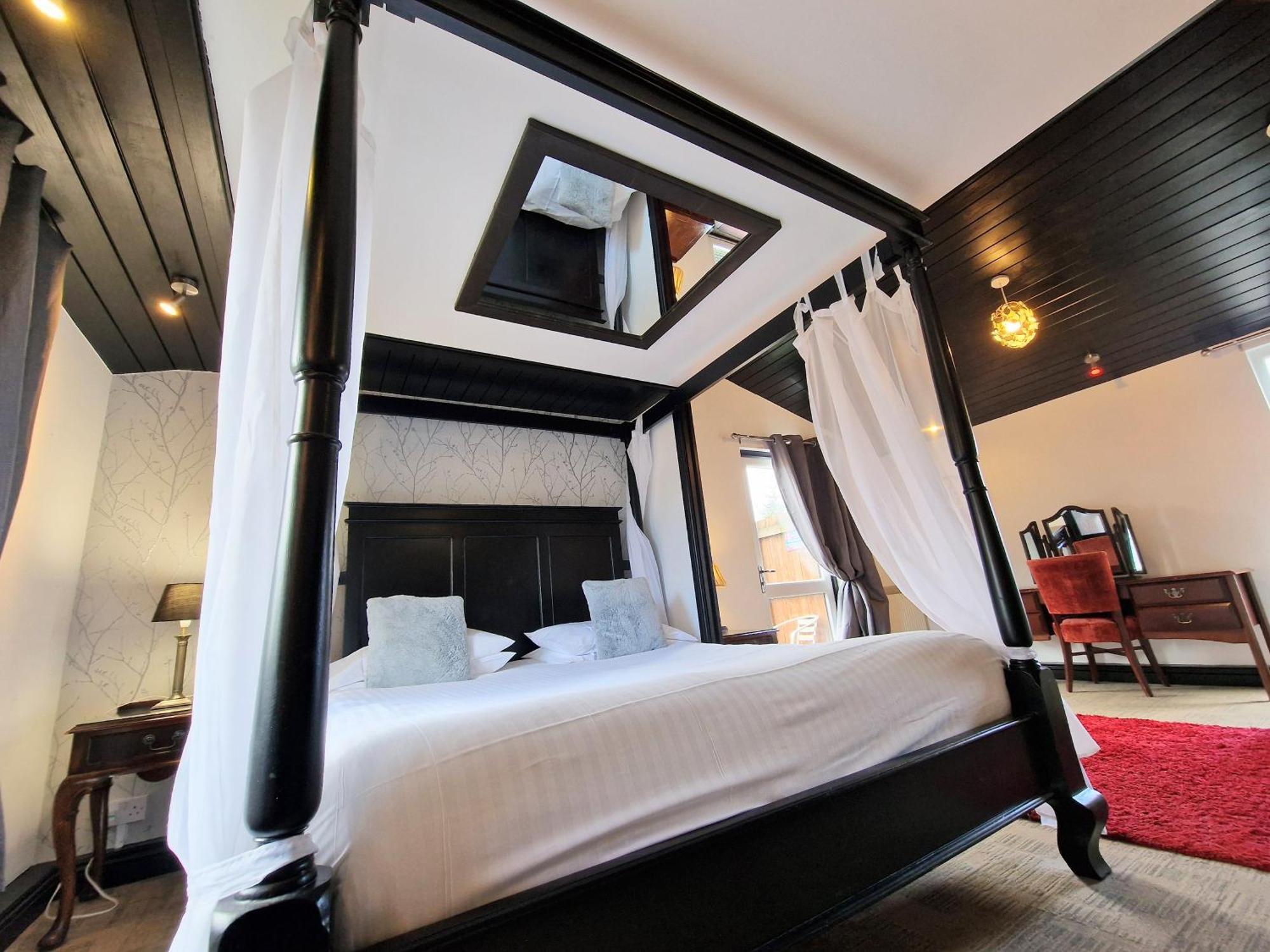 Villa Ochil 9 With Private Hot Tub - Fife - Loch Leven - Lomond Hills - Pet Friendly Kelty Exterior foto